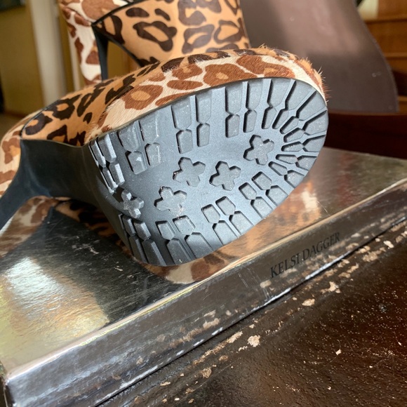 Cheetah Clog heels NWT - Picture 8 of 11
